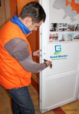 Ремонт замков на пластиковых дверях входной группы от компании Good Master